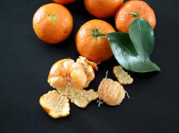 湿气重吃橘子有影响吗?橘子吃多体内湿热，橘子还能不能吃了!