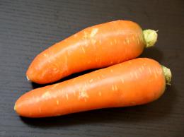 荠菜胡萝卜能一起吃吗？荠菜胡萝卜包馅冲突吗？两种一起吃没问题！