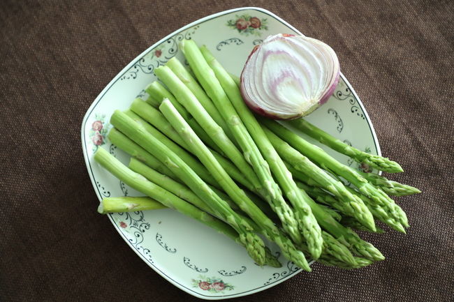 牛肉燉湯加什么菜好吃